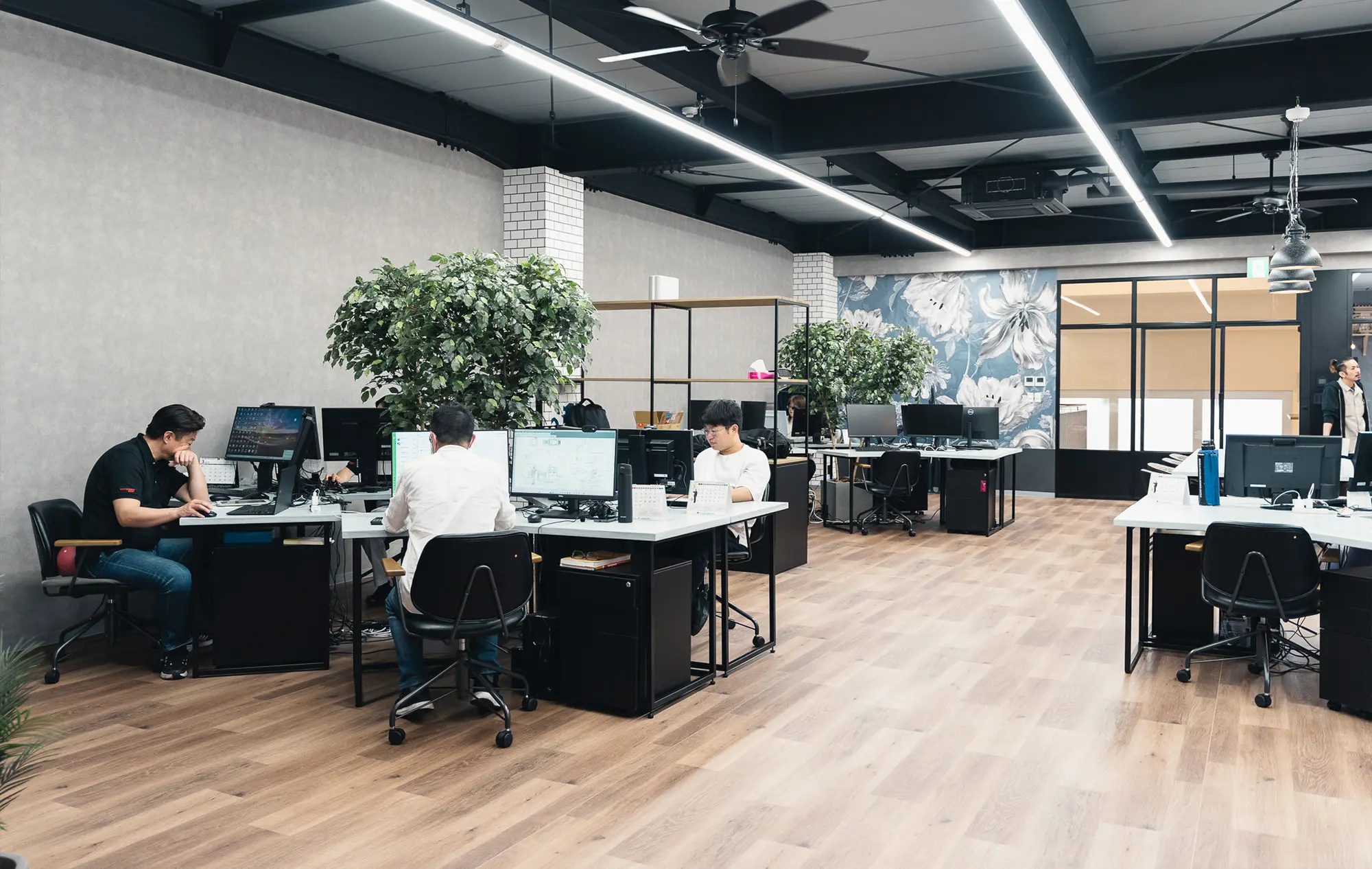 海外のようなスタイルの新オフィス