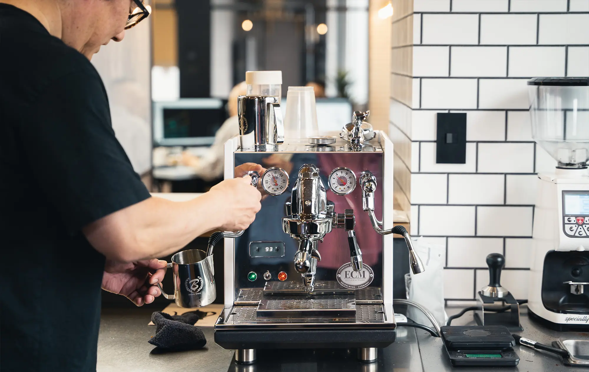 海外から取り寄せたエスプレッソマシーン